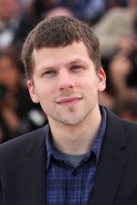 Jesse Eisenberg; Queens, New York City, New York, ABD doğumlu Jesse Adam Eisenberg olarak da bilinen Amerikalı oyuncu