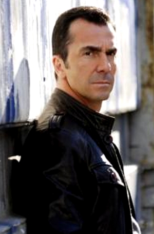 İlker İnanoğlu; İstanbul, Türkiye doğumlu Türk oyuncu, yapımcı, senarist