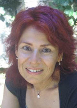 Neslihan Aka; İstanbul, Türkiye doğumlu Türk oyuncu