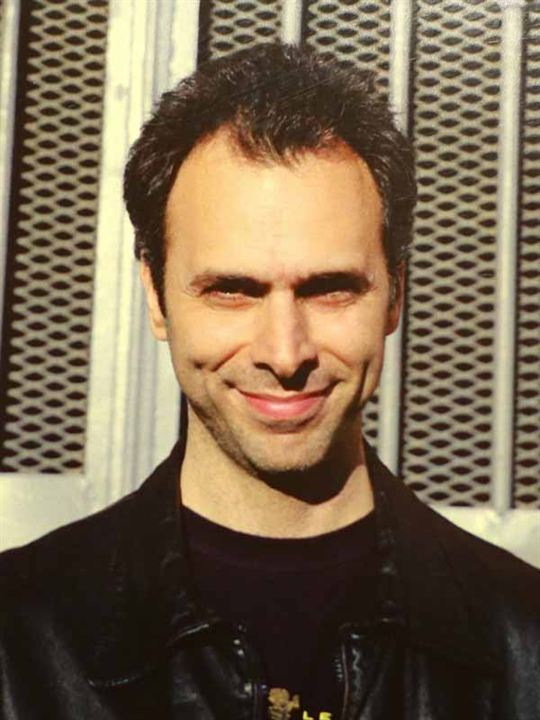 Fatih Hacıosmanoğlu; İstanbul, Türkiye doğumlu Türk oyuncu, senarist, yönetmen