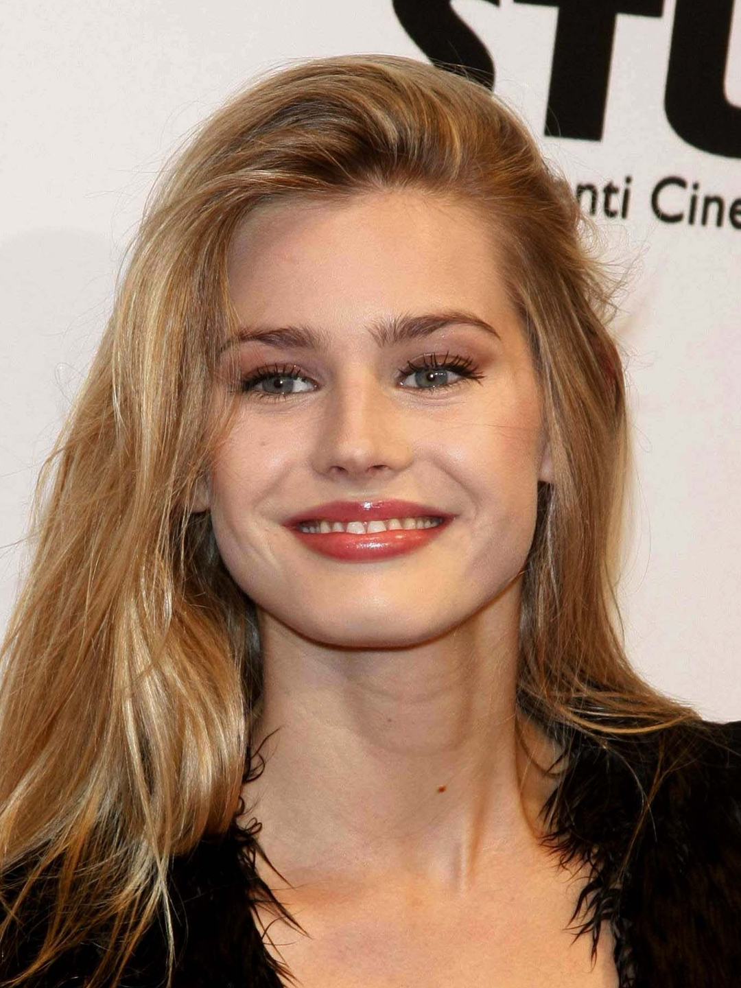 Vanessa Hessler; Roma, İtalya doğumlu İtalyan oyuncu