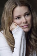 Jacinda Barrett; Brisbane, Queensland, Avustralya doğumlu Avustralyalı oyuncu