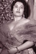 Jale Öz; Ankara, Türkiye doğumlu Türk oyuncu