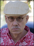 James Ellroy; Los Angeles, Kaliforniya, ABD doğumlu Amerikalı yazar, senarist, creator/showrunner