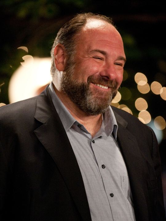 James Gandolfini; Westwood, New Jersey, ABD doğumlu James Joseph Gandolfini olarak da bilinen Amerikalı tema müziği sanatçısı oyuncu, idari yapımcı