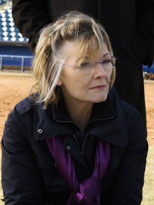 Jane Curtin; Cambridge, Middlesex, Massachusetts, ABD doğumlu Jane Therese Curtin olarak da bilinen Amerikalı komedyen oyuncu