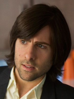 Jason Schwartzman; Los Angeles, Kaliforniya, ABD doğumlu Jason Francesco Schwartzman olarak da bilinen Amerikalı oyuncu, senarist, besteci
