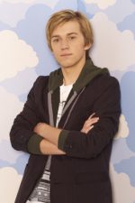 Jason Dolley; Los Angeles, Kaliforniya, ABD doğumlu Jason Scott Dolley olarak da bilinen Amerikalı oyuncu, müzisyen