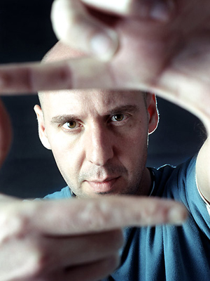 Jaume Balagueró; Lleida, Katalonya, İspanya doğumlu İspanyol yönetmen, senarist, idari yapımcı