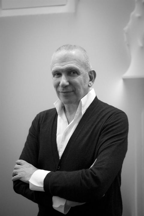 Jean-Paul Gaultier; Bagneux, Hauts-de-Seine, Fransa doğumlu Fransız moda tasarımcısıkostüm tasarımcısı, oyuncu, sanat danışmanı