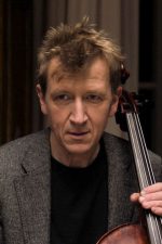 Jens Albinus; Bogense,Nordfyn,Danimarka doğumlu Danimarkalı  oyuncu, yönetmen