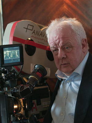 Jim Sheridan; Dublin,İrlanda doğumlu İrlandalı yönetmen, senarist, yapımcı