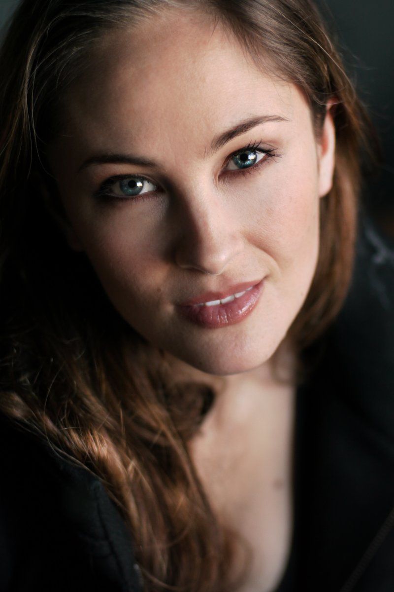 Jody Thompson; Vancouver,Britanya Kolumbiyası,Kanada doğumlu Jody Rae Thompson olarak da bilinen Kanadalısunucuoyuncu, yapımcı, yönetmen, senarist