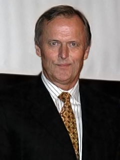 John Grisham; Jonesboro, Arkansas, ABD doğumlu Amerikalı avukat, siyasetçi yazar, idari yapımcı, senarist