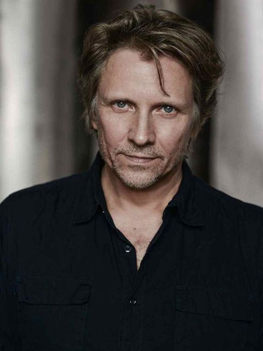 John Ralston; Chatham,New Brunswick,Kanada doğumlu Kanadalı  oyuncu