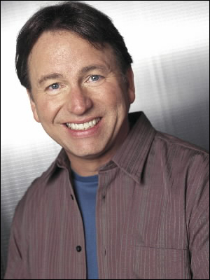 John Ritter; Burbank, Los Angeles, Kaliforniya, ABD doğumlu Jonathan Southworth Ritter olarak da bilinen Amerikalı komedyen oyuncu, idari yapımcı