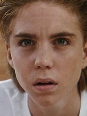 Jonathan Brandis; Danbury, Connecticut, ABD doğumlu Amerikalı oyuncu, yönetmen, senarist