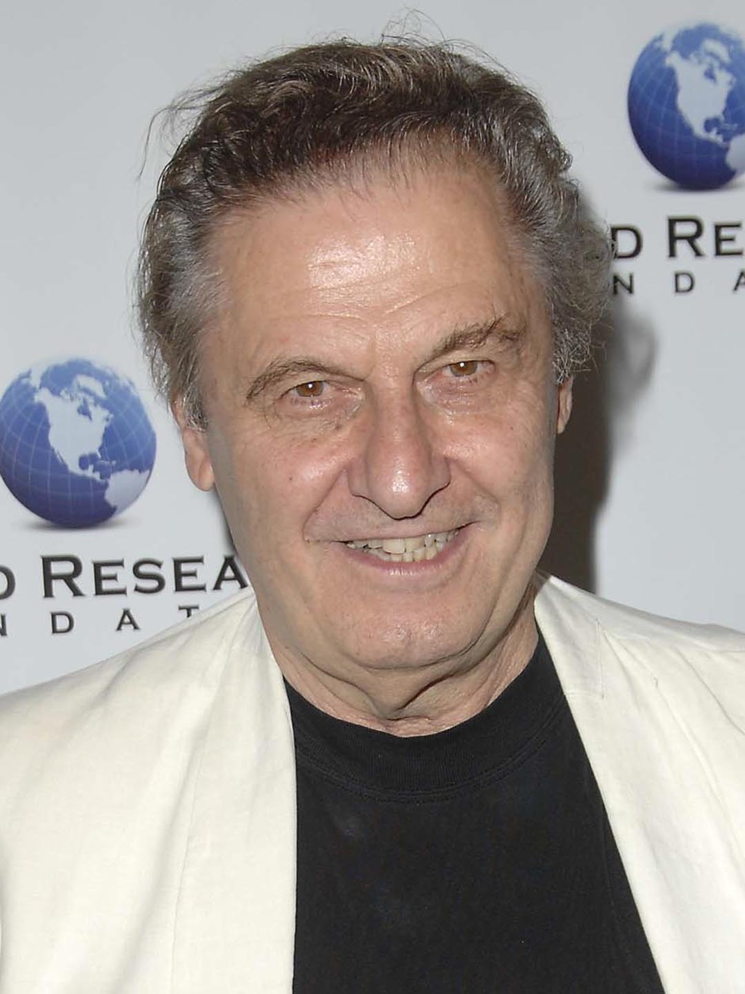 Joseph Bologna; Brooklyn, New York City, New York, ABD doğumlu Amerikalı komedyen oyuncu, seslendirme sanatçısı