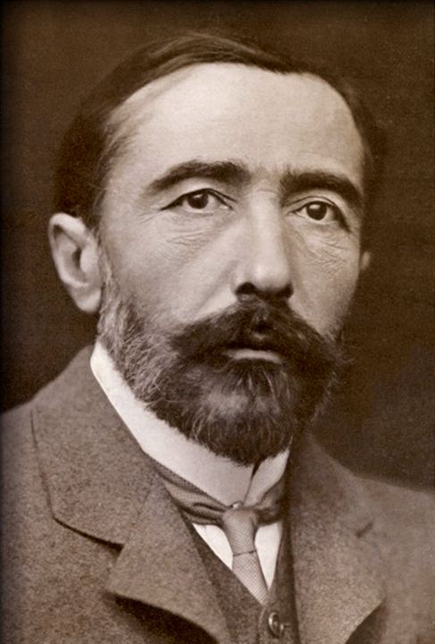 Joseph Conrad; Berdiçev,Ukrayna doğumlu Téodor Jozef Konrad Nalecz Korzeniowski olarak da bilinen İngiliz  yazar