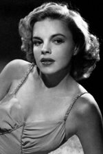 Judy Garland; Grand Rapids, Minnesota, ABD doğumlu France Gumm olarak da bilinen Amerikalı şarkıcı oyuncu