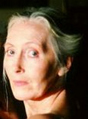 Julia Blake; Bristol, İngiltere doğumlu Avustralyalı oyuncu