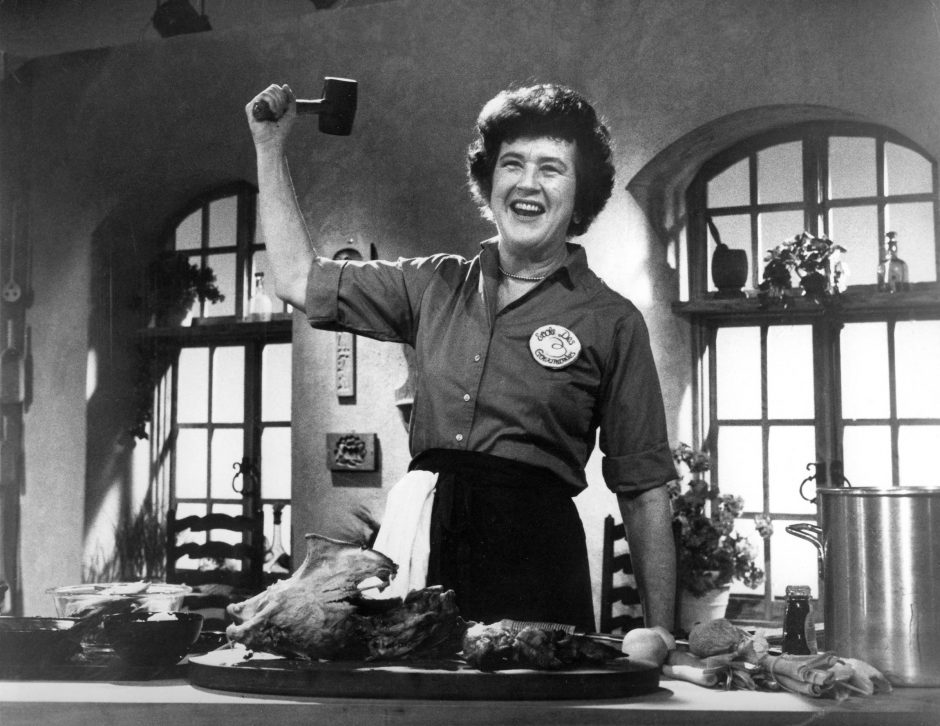 Julia Child; Julia Carolyn McWilliams olarak da bilinen Amerikalı yazar, yapımcı
