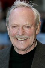 Julian Glover; Hampstead,Londra,İngiltere doğumlu Julian Wyatt Glover olarak da bilinen İngiliz  oyuncu