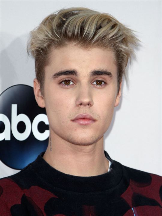 Justin Bieber; Londra,Ontario,Kanada doğumlu Kanadalı söz yazarı, şarkıcı, oyuncu ve idari yapımcı