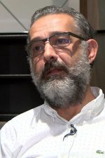 Kahraman Kıral; İstanbul, Türkiye doğumlu Türk oyuncu
