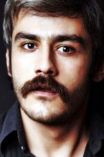 Kanbolat Görkem Arslan; Düzce, Türkiye doğumlu Türk oyuncu