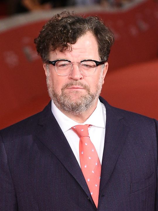 Kenneth Lonergan; Bronx, New York City, New York, ABD doğumlu Amerikalı senarist, yönetmen, oyuncu