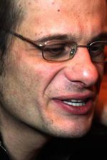 Ketche; Bakırköy, İstanbul, Türkiye doğumlu Hakan Kırkavaç olarak da bilinen Türk yönetmen