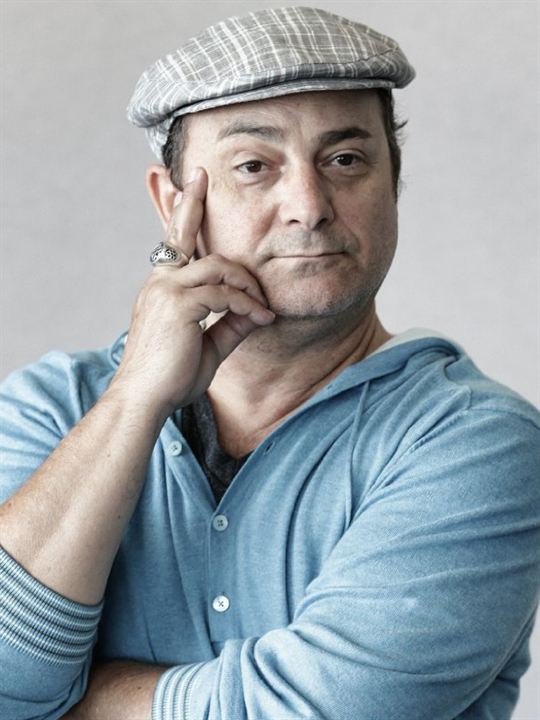 Kevin Pollak; San Francisco, Kaliforniya, ABD doğumlu Kevin Elliot Pollak olarak da bilinen Amerikalı oyuncu