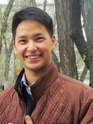 Mıktıbek Apazov; Kırgız oyuncu