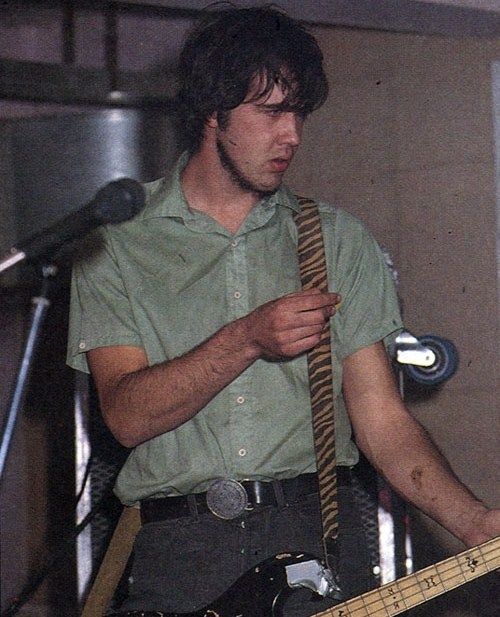 Krist Novoselic; Compton, Los Angeles, Kaliforniya, ABD doğumlu Amerikalı oyuncu, müzisyen