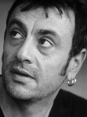 Kutluğ Ataman; İstanbul, Türkiye doğumlu Türk senarist, yönetmen, oyuncu