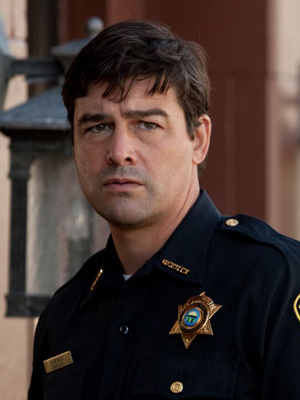 Kyle Chandler; Buffalo, New York, ABD doğumlu Amerikalı oyuncu, yönetmen