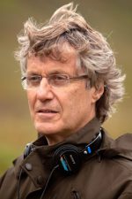 Lasse Hallström; İsveçli yönetmen, idari yapımcı, adaptasyon