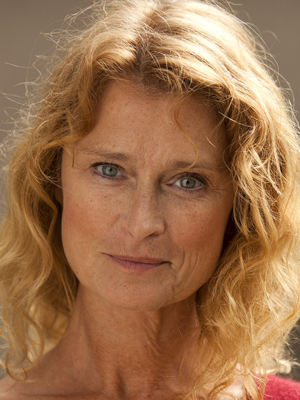 Lena Endre; Lidingö,İsveç doğumlu İsveçli  oyuncu