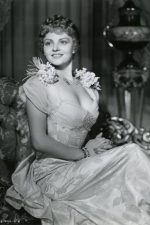 Lilian Bond; Londra,İngiltere doğumlu İngiliz  oyuncu