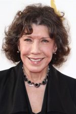 Lily Tomlin; Detroit, Michigan, ABD doğumlu Mary Jean Tomlin olarak da bilinen Amerikalı komedyen oyuncu, idari yapımcı, senarist