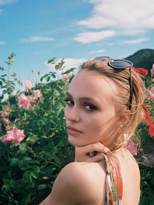 Lily-Rose Depp; Neuilly-sur-Seine, Hauts-de-Seine, Fransa doğumlu Lily-Rose Melody Depp, Lily-Rose Melody Depp olarak da bilinen Fransız oyuncu