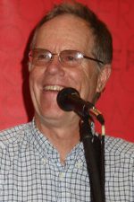 Loudon Wainwright III; ChapelHill, Kuzey Karolina, ABD doğumlu Amerikalı söz yazarı, komedyen oyuncu, besteci