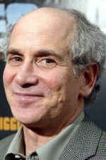 Louis Sachar; East Meadow, Hempstead, New York, ABD doğumlu Amerikalı oyuncu, senarist, yazar