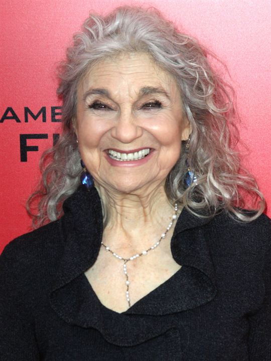 Lynn Cohen; Kansas City, Missouri, ABD doğumlu Lynn Harriette Kay olarak da bilinen Amerikalı oyuncu