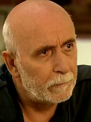 Macit Koper; Beyoğlu, İstanbul, Türkiye doğumlu Türk oyuncu, senarist