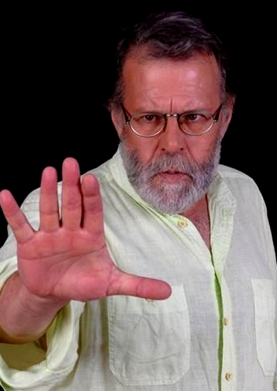 Mahmut Gökgöz; İstanbul, Türkiye doğumlu Türk oyuncu