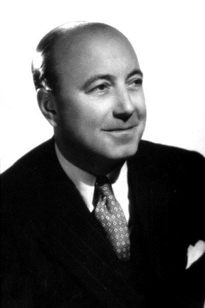 Marcel Carné; Paris doğumlu, Fransız yönetmen, senarist