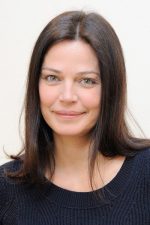 Marianne Denicourt; Paris, Fransa doğumlu Marianne Cuau olarak da bilinen Fransız oyuncu