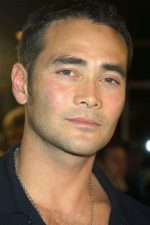Mark Dacascos; Honolulu, Hawaii, ABD doğumlu Mark Alan Dacascos olarak da bilinen Amerikalı dövüş sanatçısı oyuncu